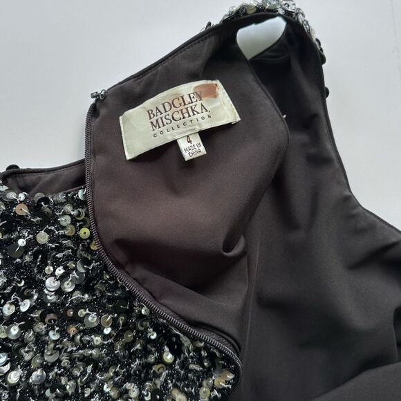 Badgley Mischka Dara Silver Sequin and Accordion Pleated Chiffon Jumpsuit Size 4 - Picture 8 of 13